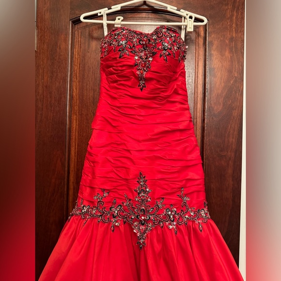 Red prom/event/wedding/quinceaneraguest dress